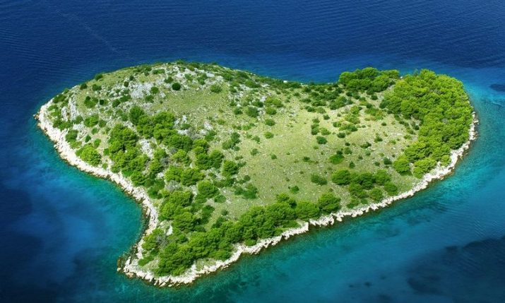 6 cute heart-shaped Croatian islands