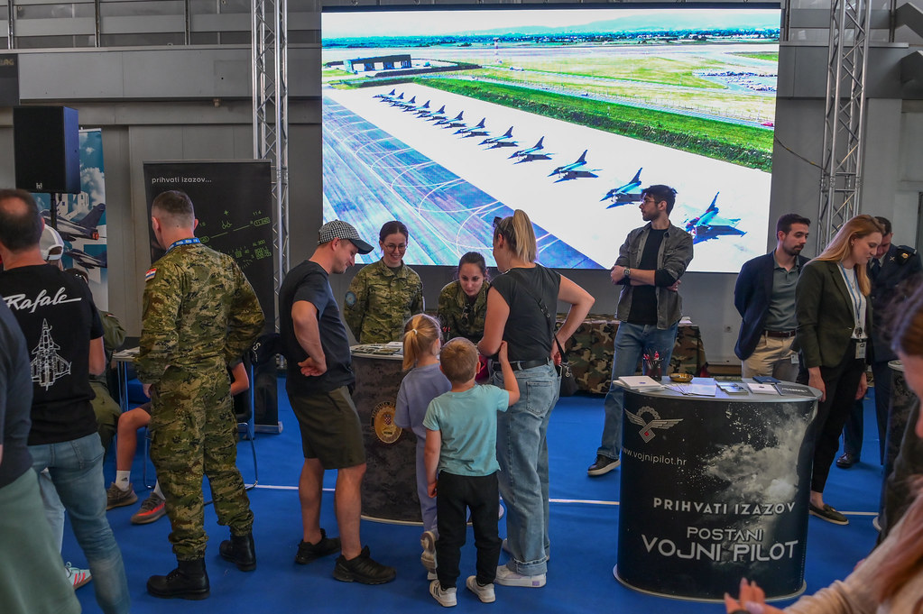 Croatian Air Force publicly showcased its complete squadron of 12 Rafale
